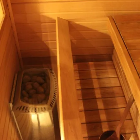 펜션 Unelma 레비